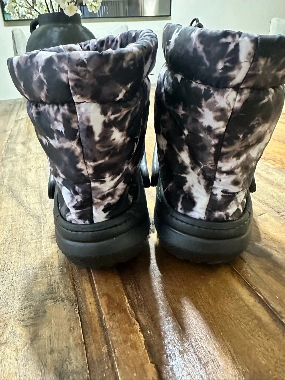 CROCS womens Black Tie-Dye Puffer Clog Boots